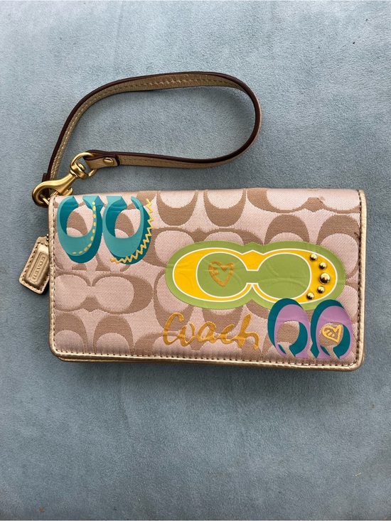 Coach Handbags - EUC Coach Poppy Graffiti Beige Signature Canvas Wallet Wristlet